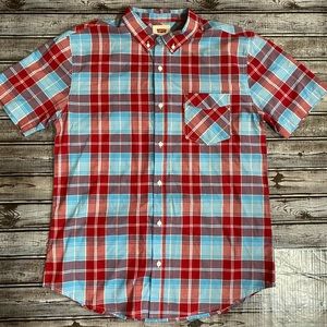Men’s L Levi’s blue and red button shirt